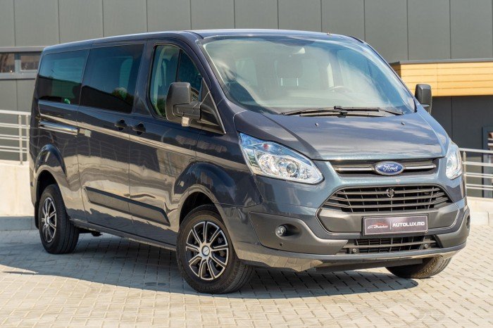 Ford Custom 9 locuri TVA, 2013 an photo 3