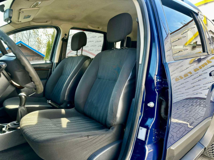 Dacia Duster 2012 photo 25