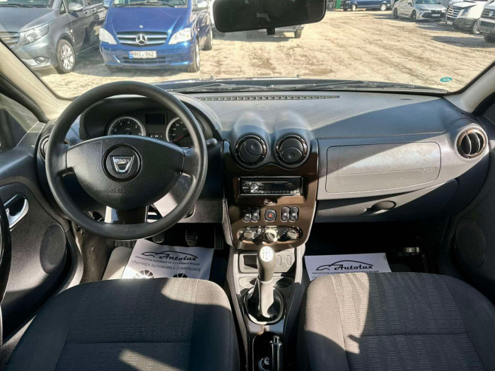 Dacia Duster 2012 photo 29