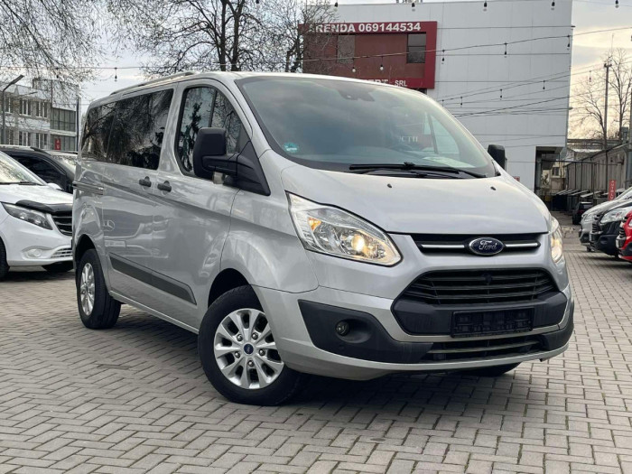 Ford Custom Autoturism cu 9 locuri photo 3