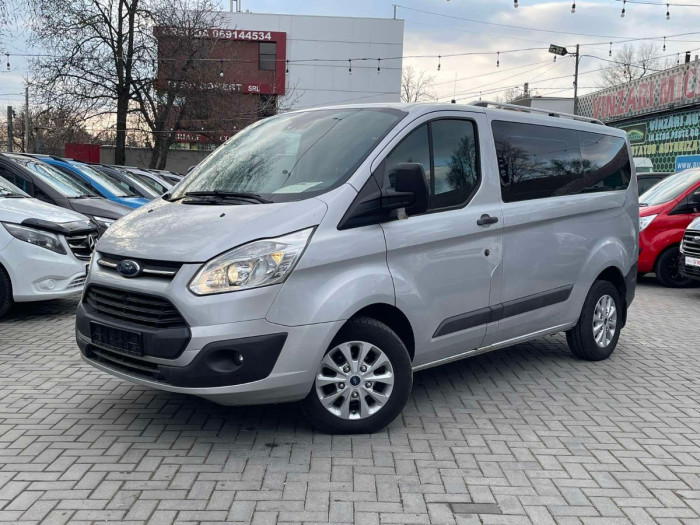 Ford Custom Autoturism cu 9 locuri photo 5