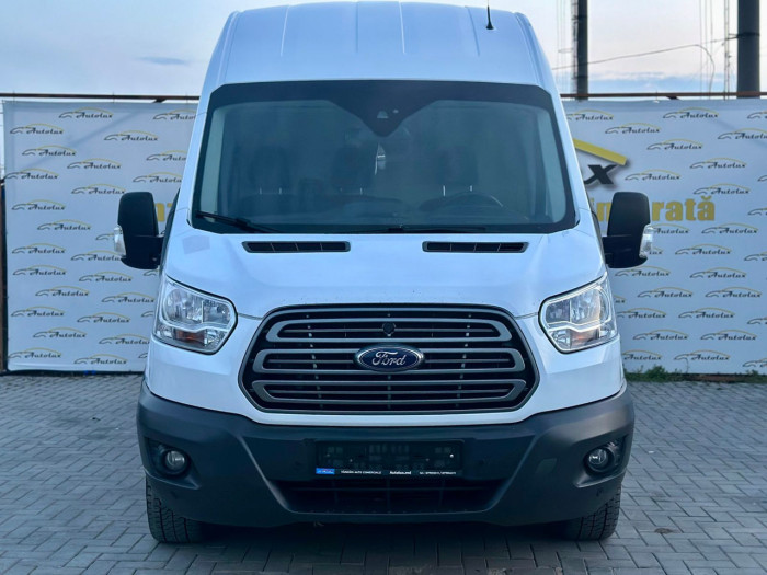 Ford Transit photo 2