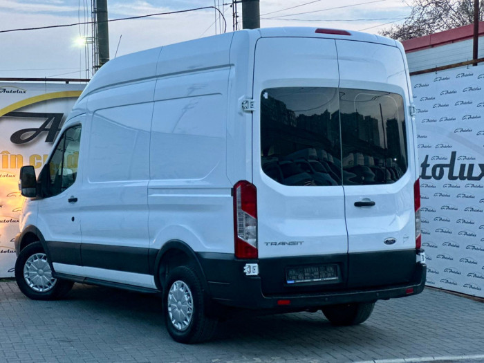 Ford Transit photo 3