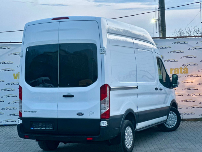 Ford Transit photo 4