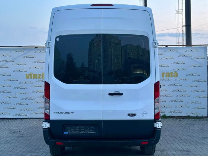 Ford Transit photo 5