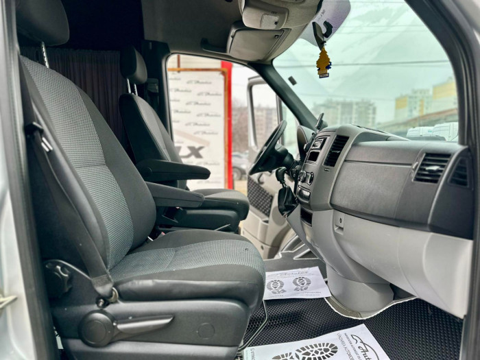 Mercedes Sprinter 2013 photo 22