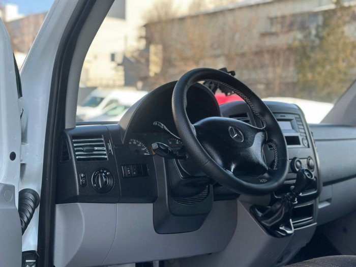 Mercedes Sprinter 2014 photo 25