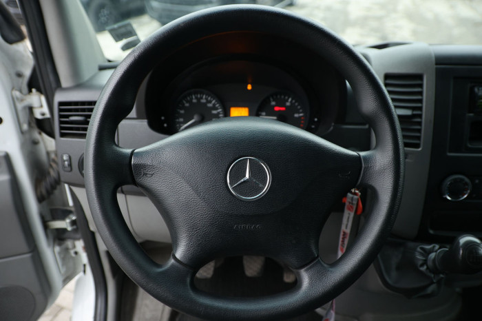 Mercedes Sprinter 2017 photo 46