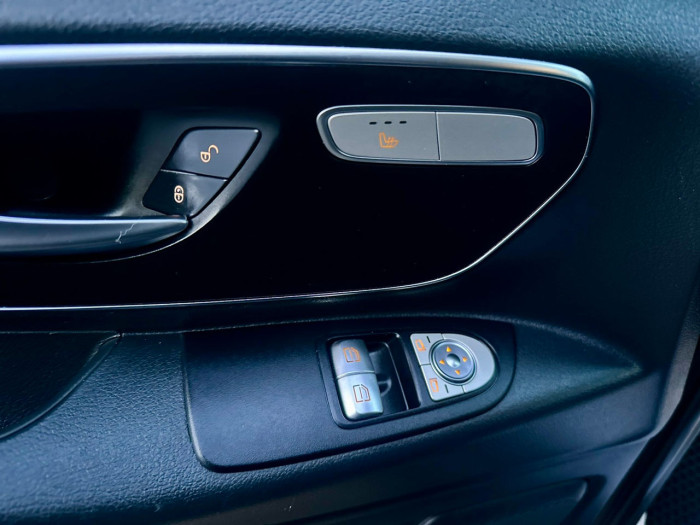 Mercedes Vito 2020 photo 39