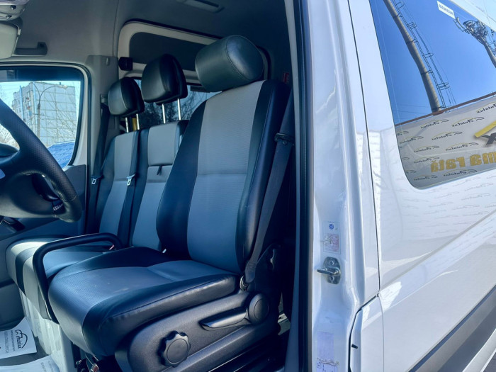 Volkswagen CRAFTER cu TVA  PASAGER photo 5