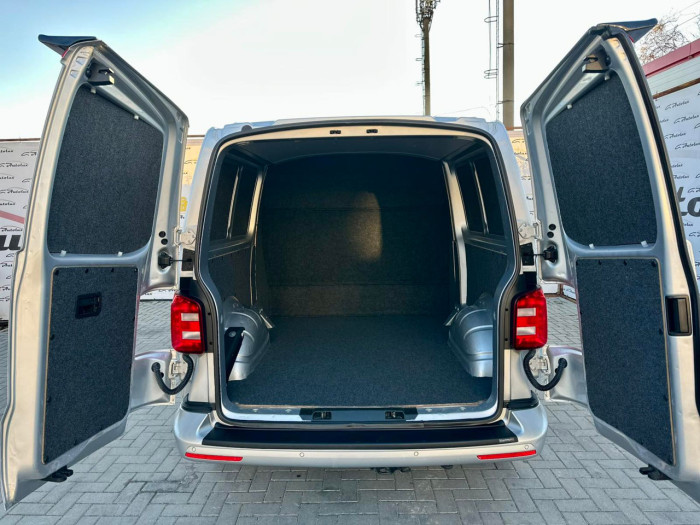 Volkswagen Transporter 2018 photo 18