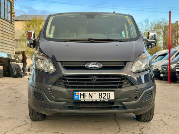 Ford Transit Custom photo 2