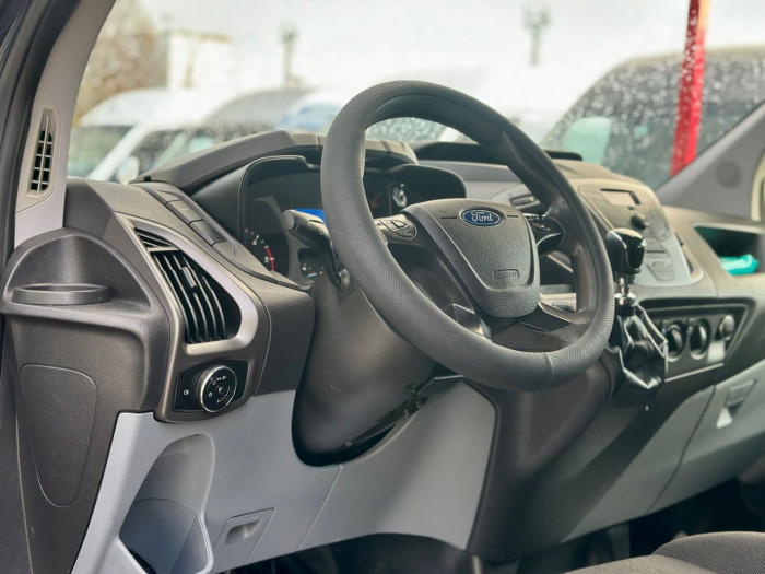 Ford Transit Custom photo 6