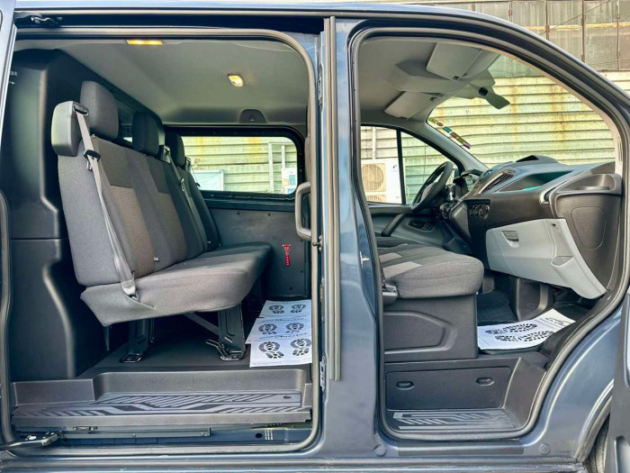 Ford Transit Custom photo 8