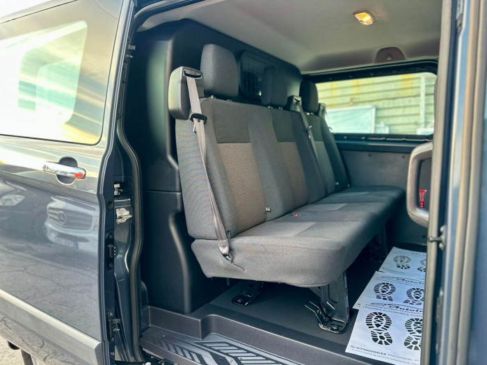 Ford Transit Custom photo 9