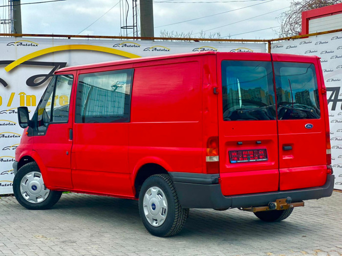 Ford Transit photo 4