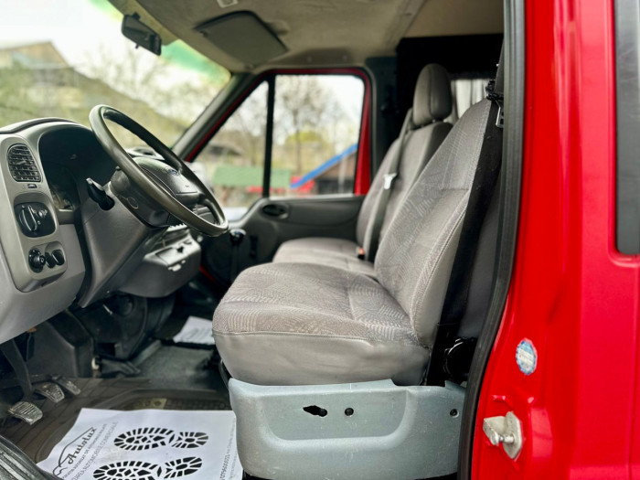 Ford Transit photo 7