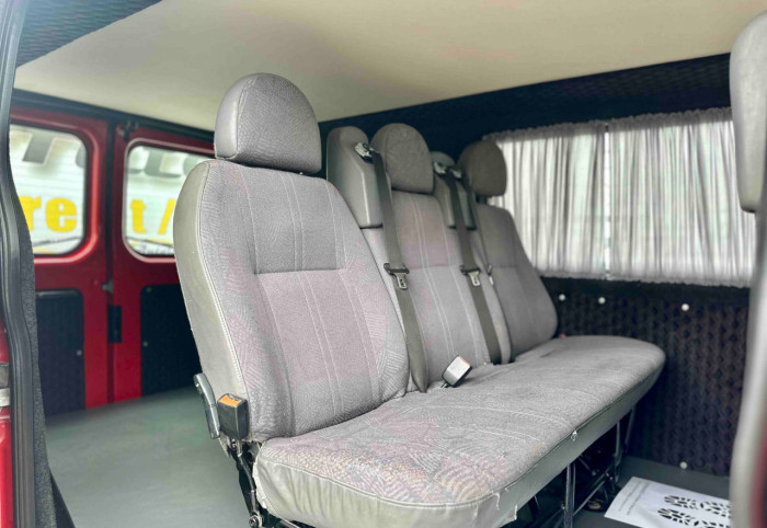 Ford Transit photo 8
