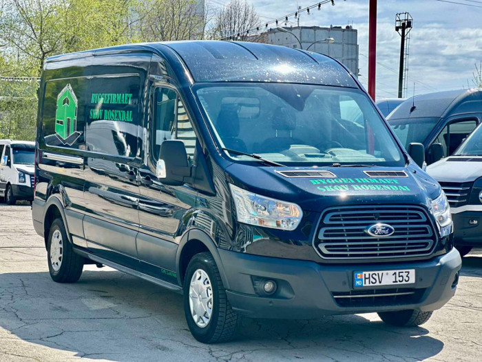 Ford Transit photo 1