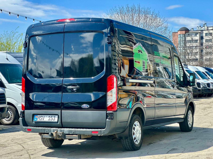 Ford Transit photo 2
