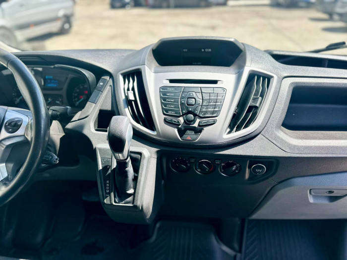 Ford Transit photo 8