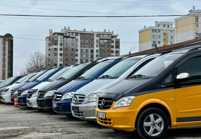 Mercedes Vito photo 3
