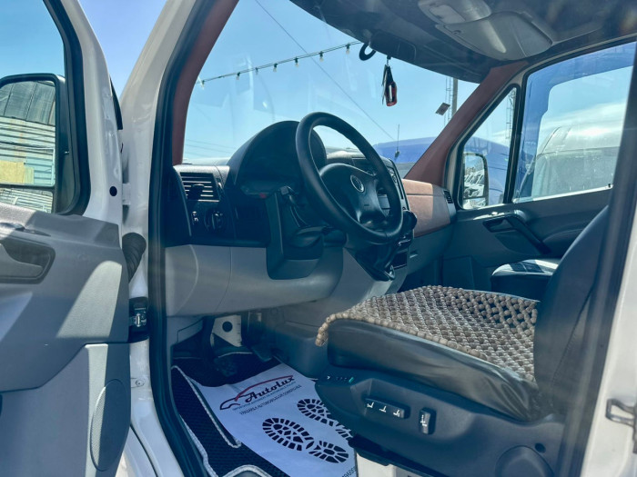 Volkswagen CRAFTER AUTOTURISM 9 LOCURI photo 7
