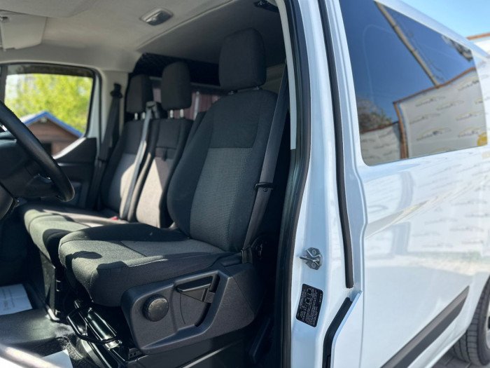 Ford Transit photo 5