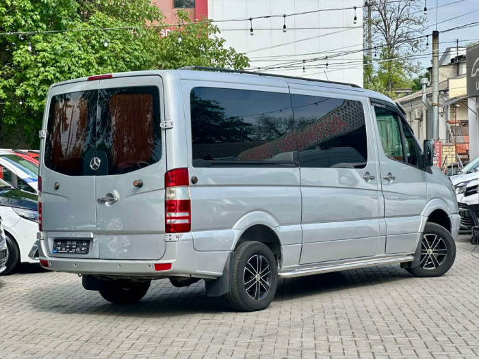 Mercedes Autoturism 8 locuri photo 2