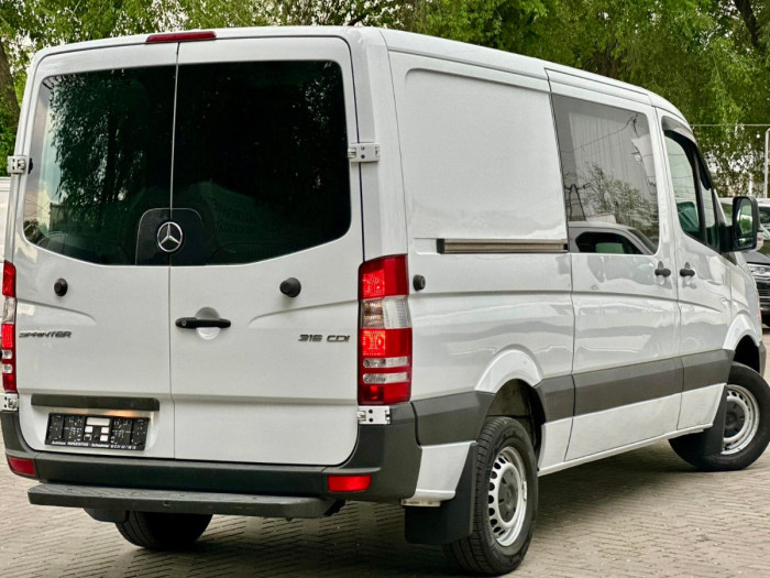 Mercedes Sprinter 7 locuri photo 1