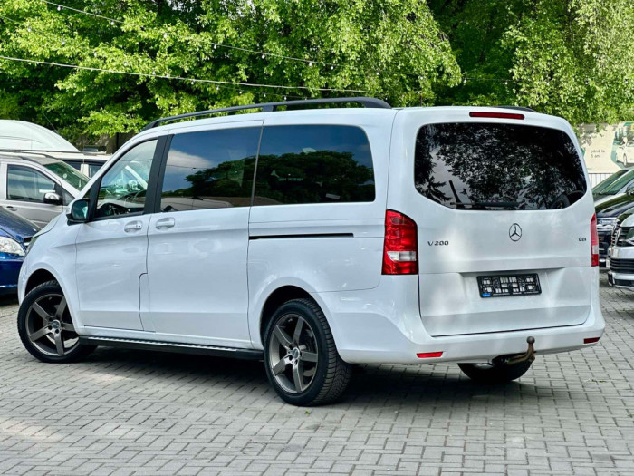 Mercedes V-Class photo 2