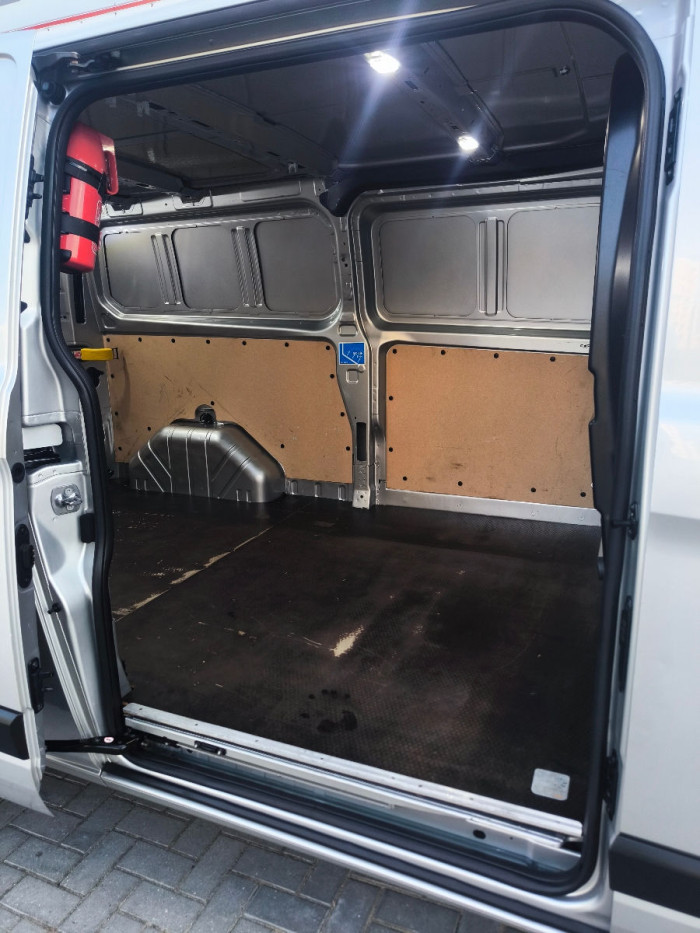 Ford Transit custum TVA an. 2022 - Autolux.md Ford Transit custum TVA an. 2022 photo 7