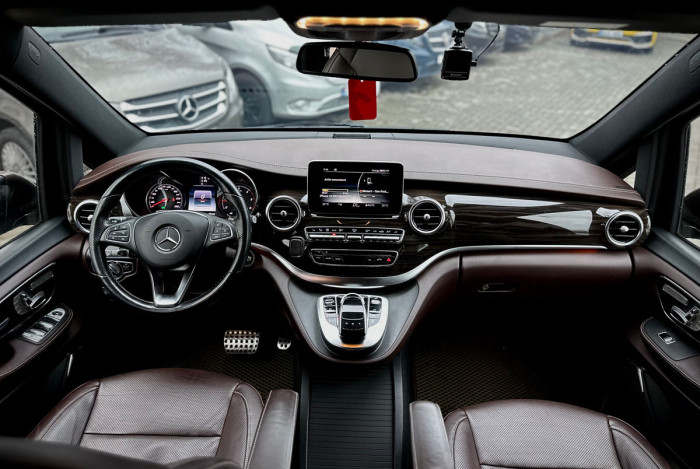 Mercedes V-Class an. 2017 - Autolux.md Mercedes V-Class an. 2017 photo 12