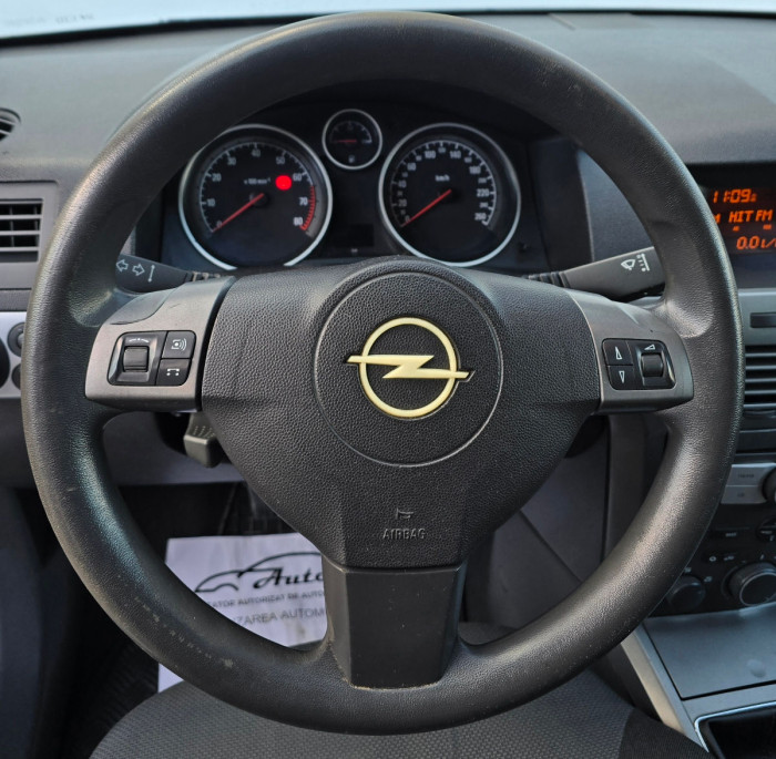 Opel Astra an. 2006 photo 14