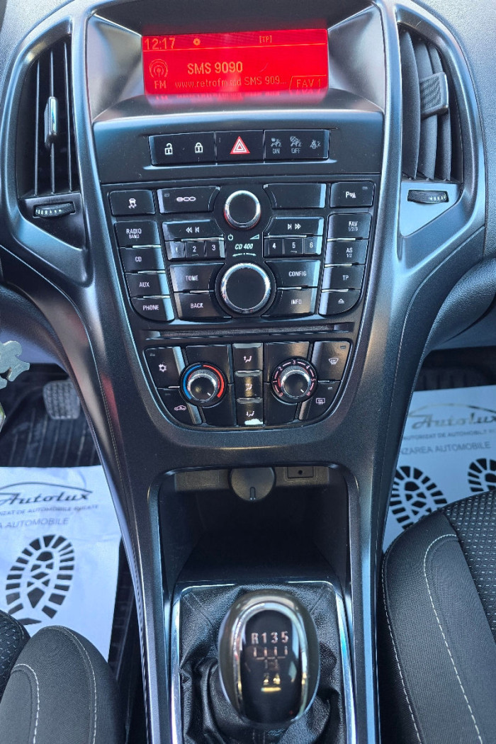 Opel Astra an. 2011 photo 15