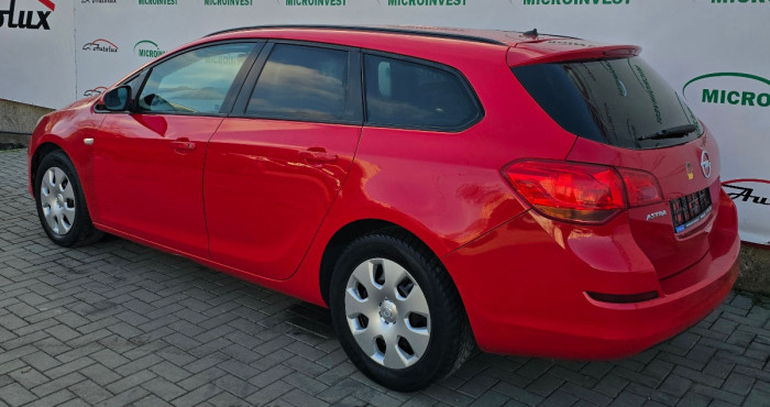 Opel Astra an. 2011 photo 3