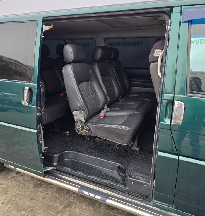 Volkswagen Caravella an. 2003 photo 6