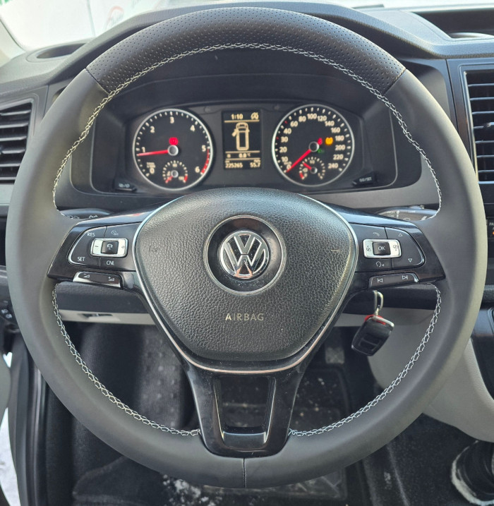 Volkswagen Transporter  an. 2018 photo 7