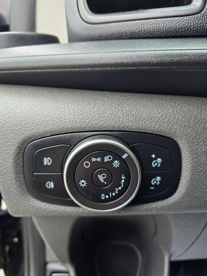 Ford Transit Custum TVA photo 8