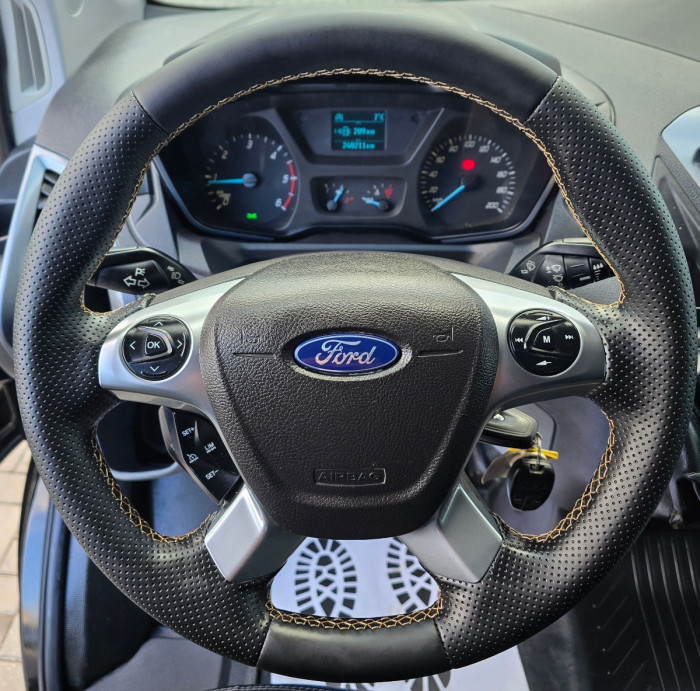 Ford Transit Custum TVA photo 9