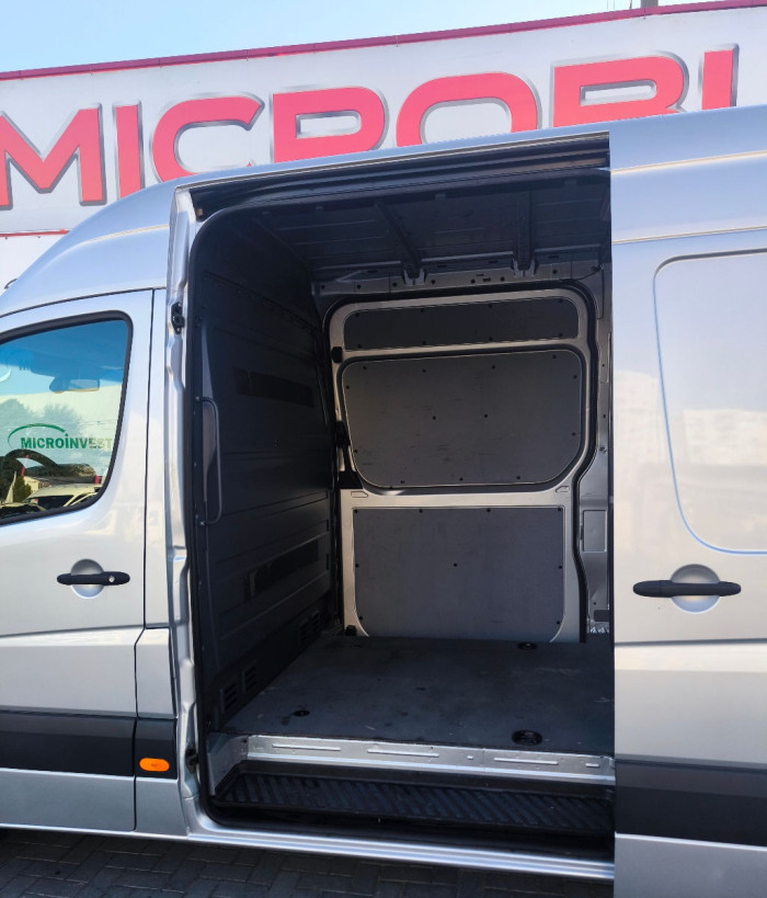Mercedes Sprinter photo 4