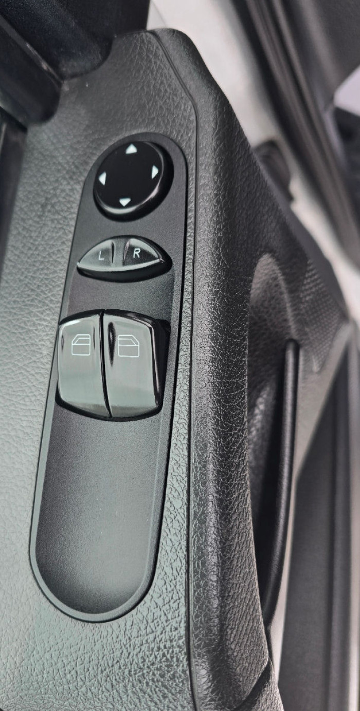 Mercedes Vito photo 6