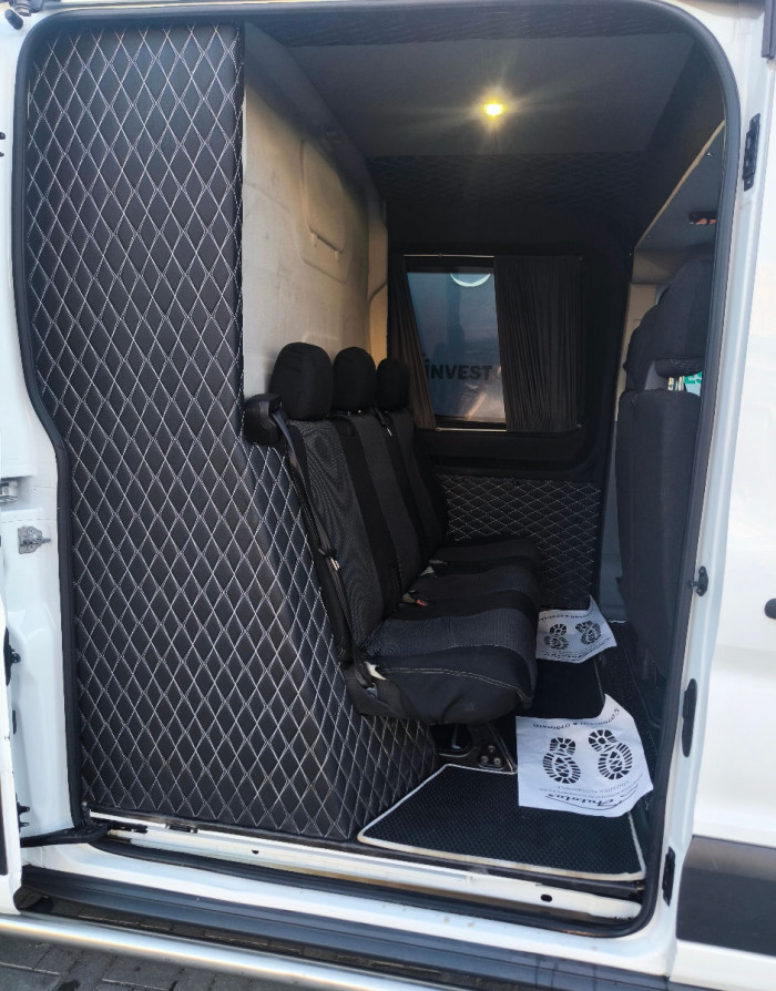 Ford Transit photo 4