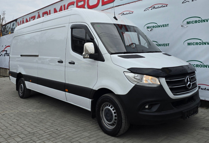 Mercedes Sprinter photo 1