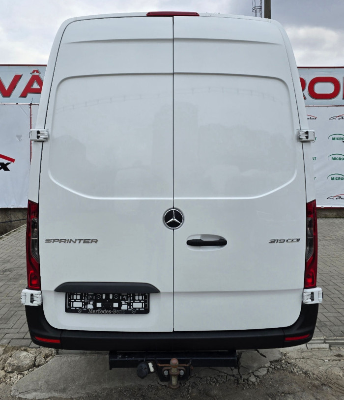 Mercedes Sprinter photo 10