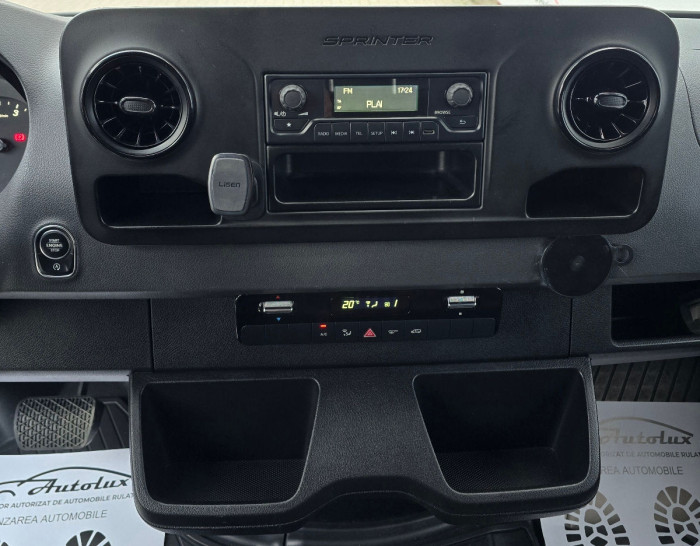 Mercedes Sprinter photo 6