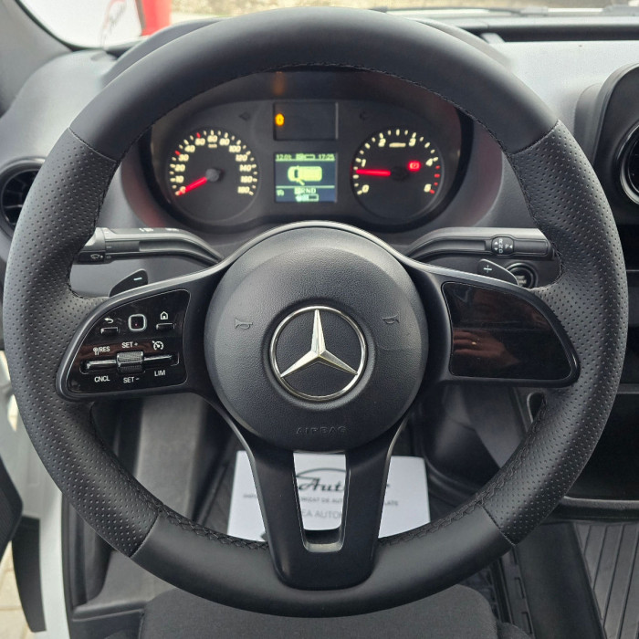 Mercedes Sprinter photo 7