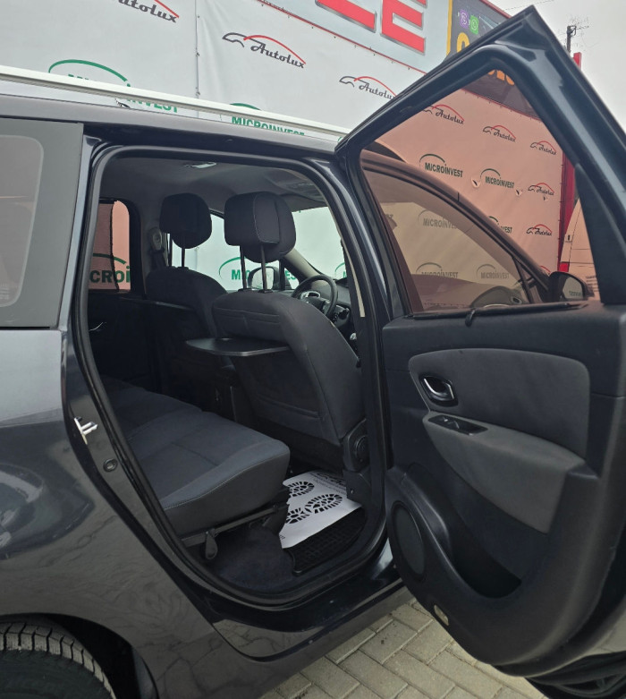 Renault Grand Scenic photo 11