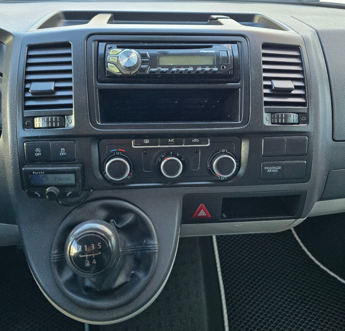 Volkswagen Transporter photo 8