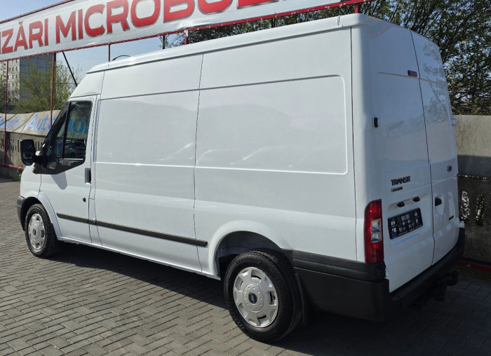Ford Transit photo 3